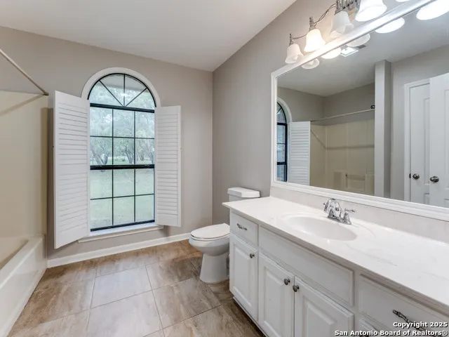 315 SIMON RD Pleasanton, TX 78064