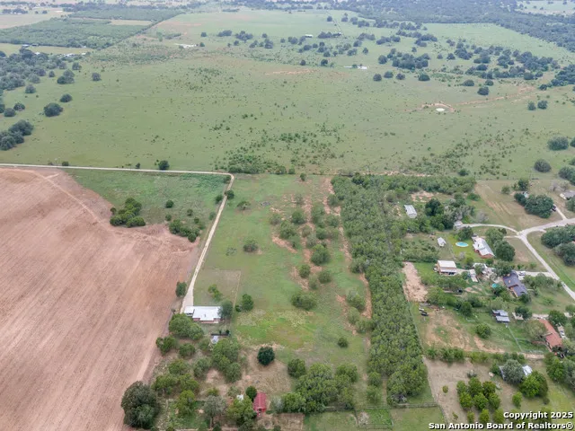 315 SIMON RD Pleasanton, TX 78064