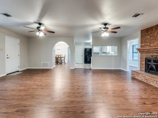 315 SIMON RD Pleasanton, TX 78064