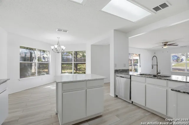435 territory oak San Antonio, TX 78253