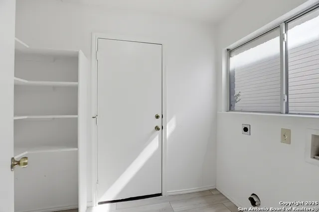 435 territory oak San Antonio, TX 78253