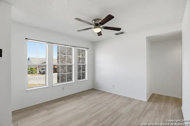 435 territory oak San Antonio, TX 78253