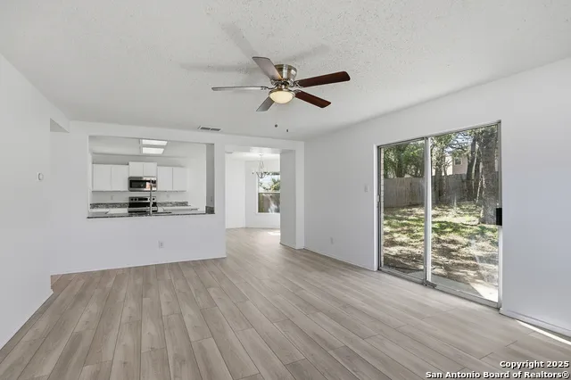 435 territory oak San Antonio, TX 78253