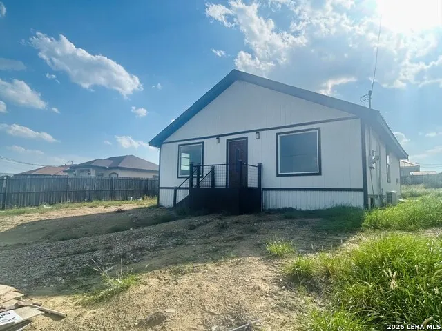 99 S Park st Eagle Pass, TX 78852