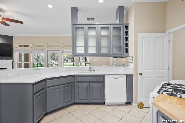 104 Peachtree Rockport, TX 78382