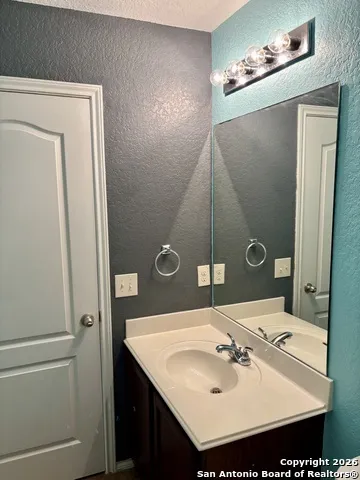 4006 Pavo Viejo San Antonio, TX 78223