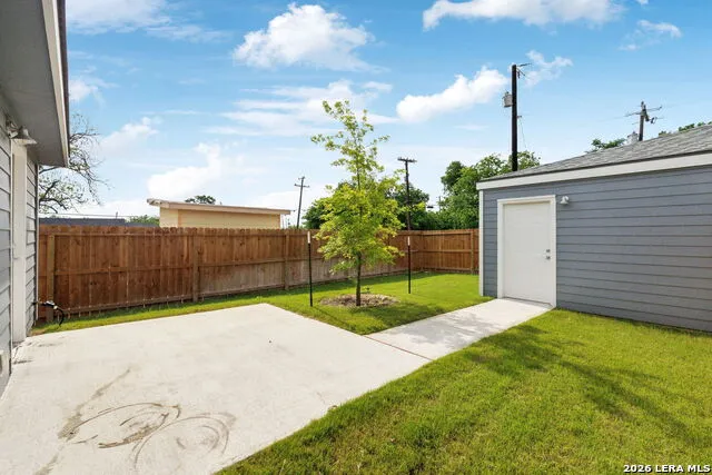 2916 Martin Luther King San Antonio, TX 78220