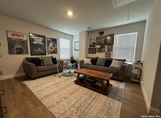 177 Middle Green loop Floresville, TX 78114