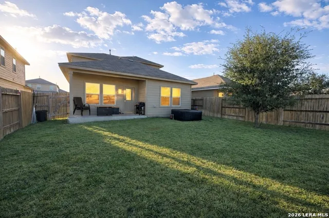 177 Middle Green loop Floresville, TX 78114