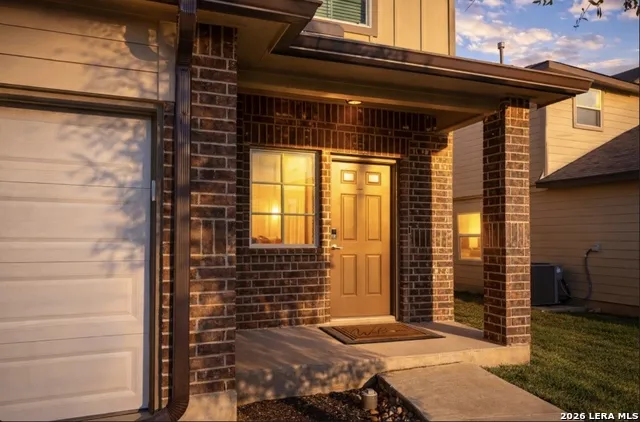 177 Middle Green loop Floresville, TX 78114