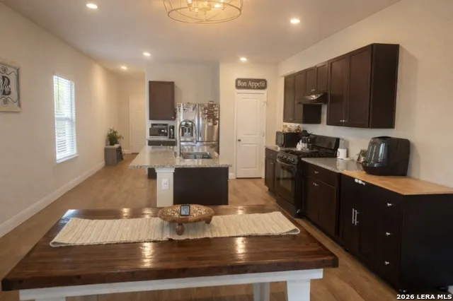 177 Middle Green loop Floresville, TX 78114
