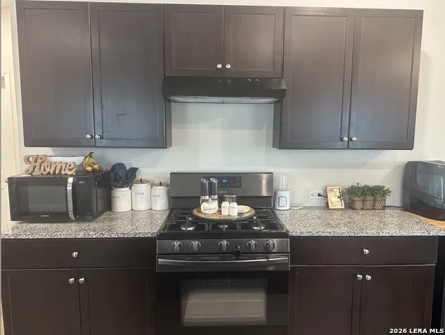 177 Middle Green loop Floresville, TX 78114