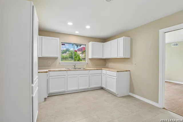 111 HANNASCH DR San Antonio, TX 78213