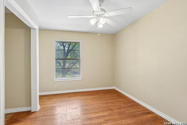 111 HANNASCH DR San Antonio, TX 78213