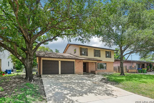 111 HANNASCH DR San Antonio, TX 78213