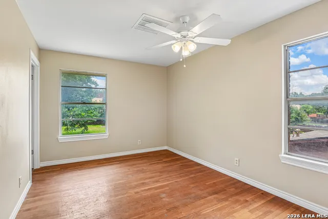 111 HANNASCH DR San Antonio, TX 78213