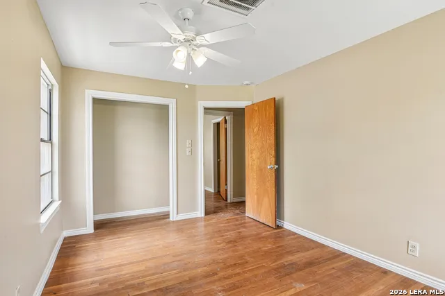 111 HANNASCH DR San Antonio, TX 78213