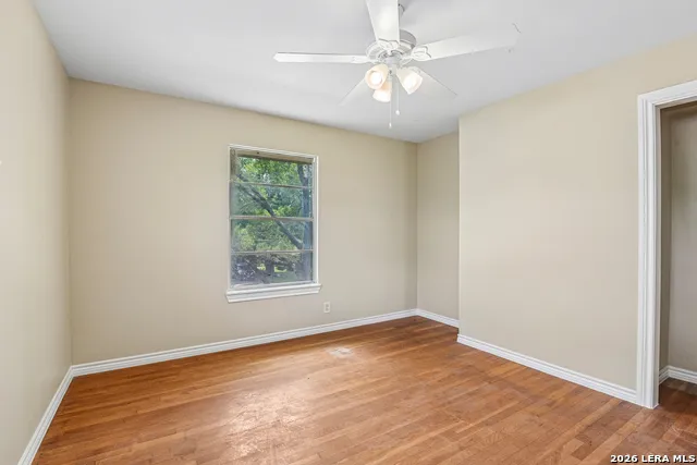 111 HANNASCH DR San Antonio, TX 78213