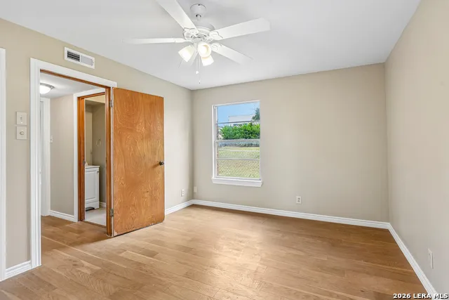 111 HANNASCH DR San Antonio, TX 78213