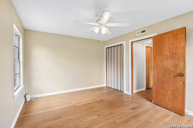111 HANNASCH DR San Antonio, TX 78213