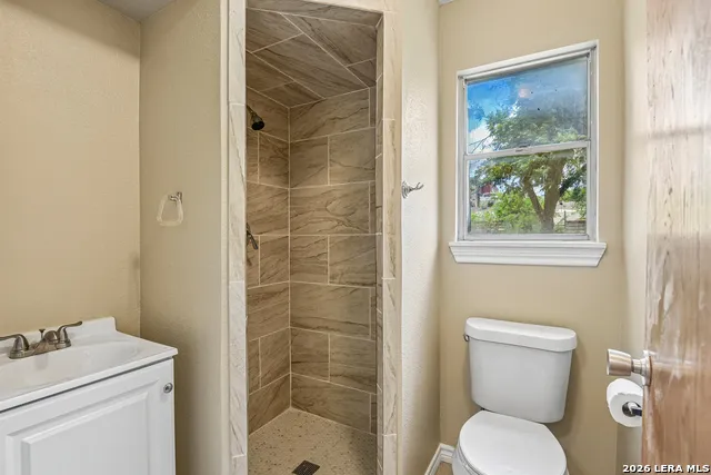 111 HANNASCH DR San Antonio, TX 78213