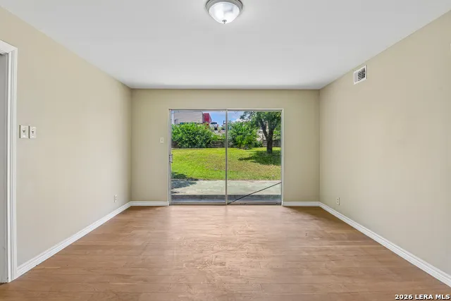 111 HANNASCH DR San Antonio, TX 78213
