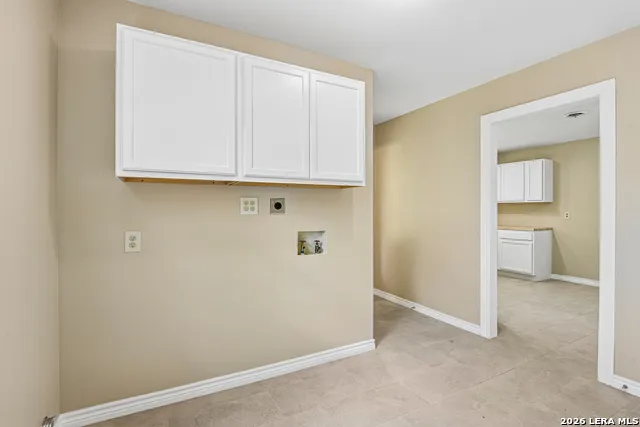 111 HANNASCH DR San Antonio, TX 78213