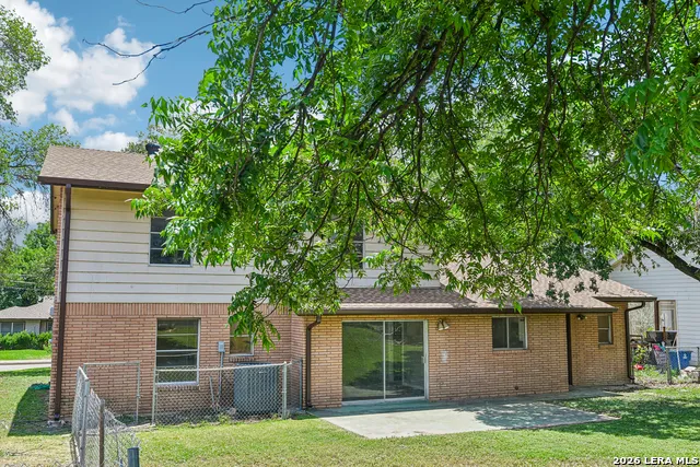 111 HANNASCH DR San Antonio, TX 78213