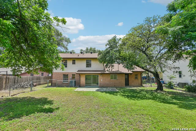 111 HANNASCH DR San Antonio, TX 78213