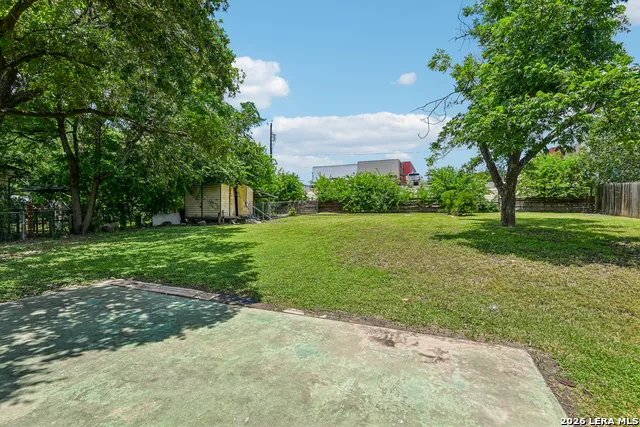 111 HANNASCH DR San Antonio, TX 78213