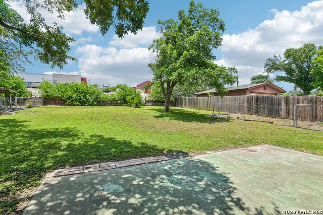 111 HANNASCH DR San Antonio, TX 78213