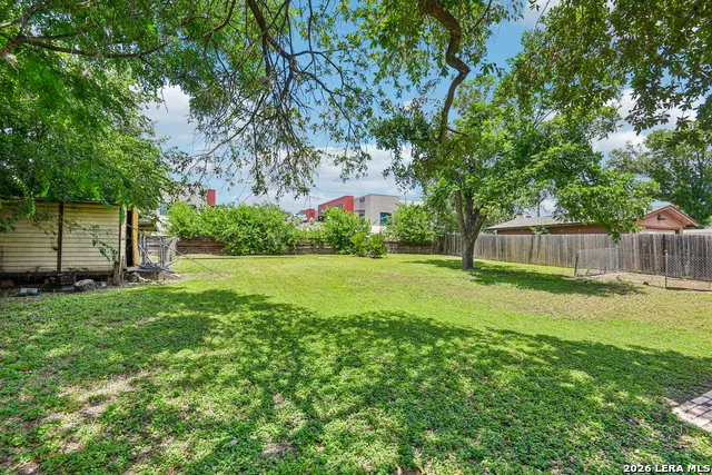 111 HANNASCH DR San Antonio, TX 78213