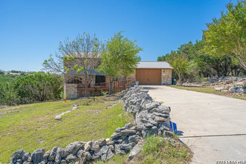 194 NW Hills Dr