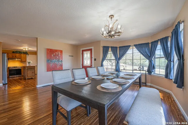 194 NW Hills Dr Kerrville, TX 78028