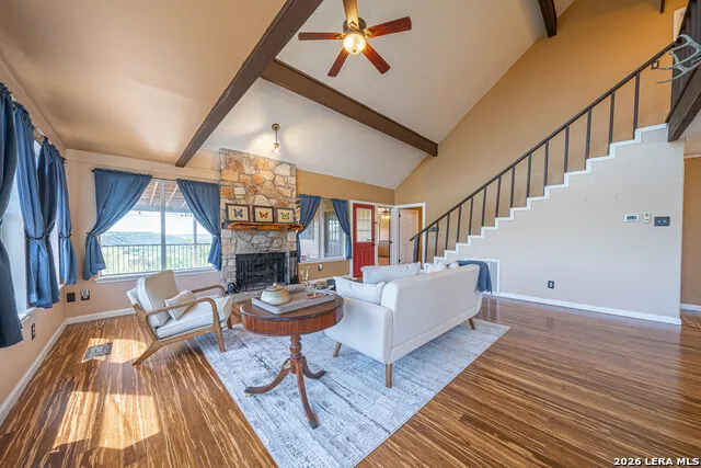 194 NW Hills Dr Kerrville, TX 78028