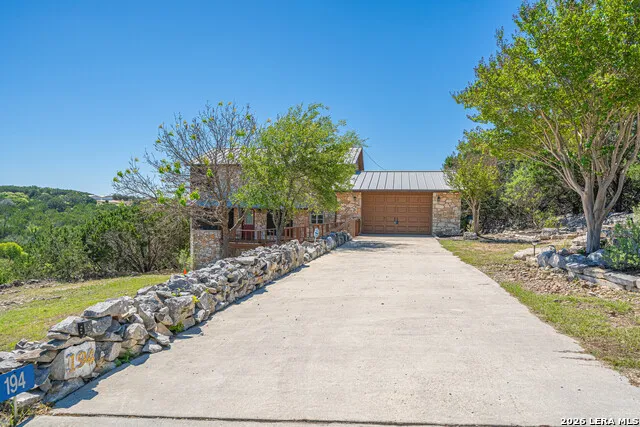 194 NW Hills Dr Kerrville, TX 78028