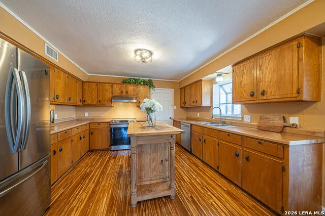 194 NW Hills Dr Kerrville, TX 78028