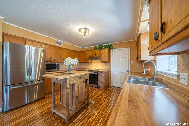194 NW Hills Dr Kerrville, TX 78028
