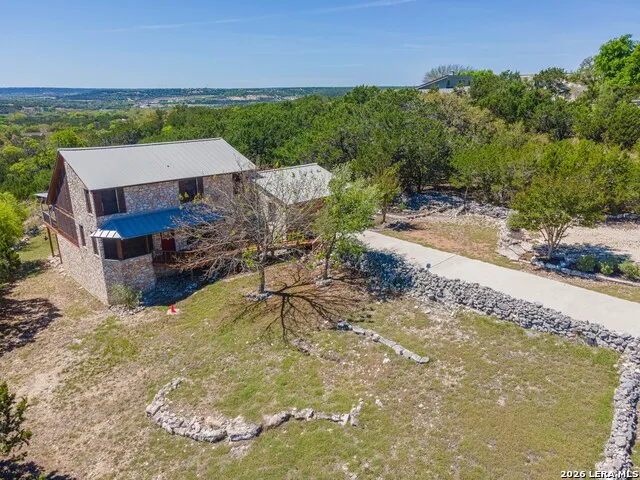 194 NW Hills Dr Kerrville, TX 78028