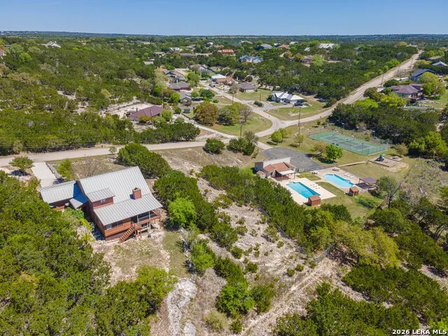 194 NW Hills Dr Kerrville, TX 78028