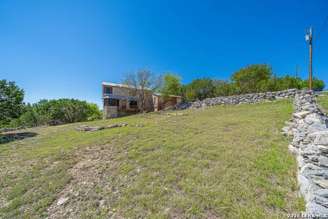 194 NW Hills Dr Kerrville, TX 78028
