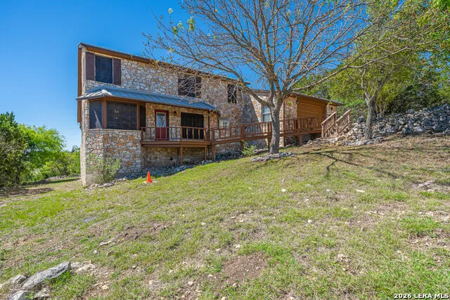194 NW Hills Dr Kerrville, TX 78028