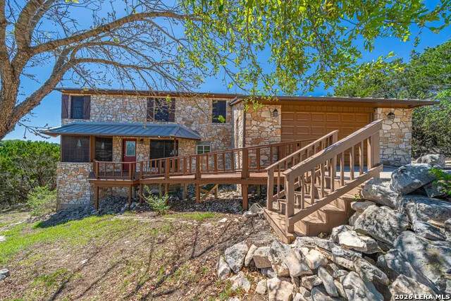 194 NW Hills Dr Kerrville, TX 78028