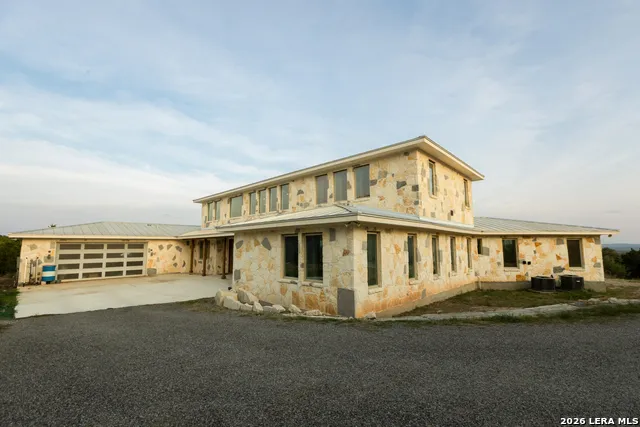 525 Windmill Dr Bandera, TX 78003