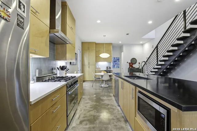 130 Clay San Antonio, TX 78204