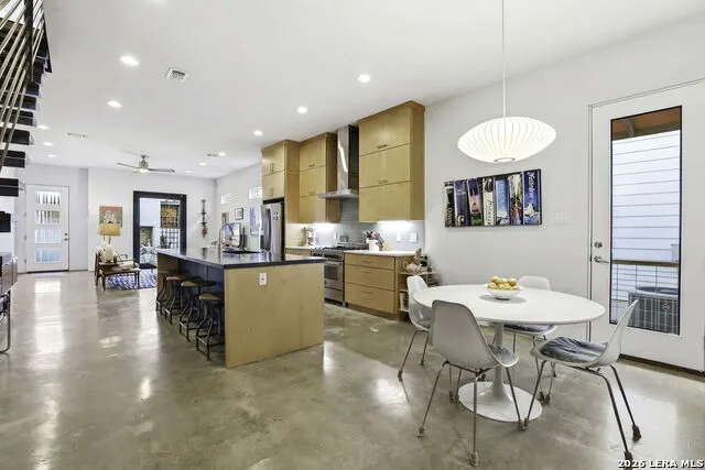 130 Clay San Antonio, TX 78204