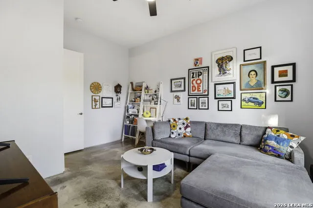 130 Clay San Antonio, TX 78204