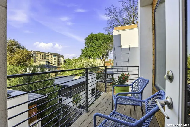 130 Clay San Antonio, TX 78204