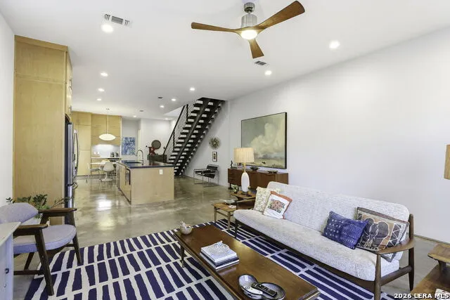 130 Clay San Antonio, TX 78204