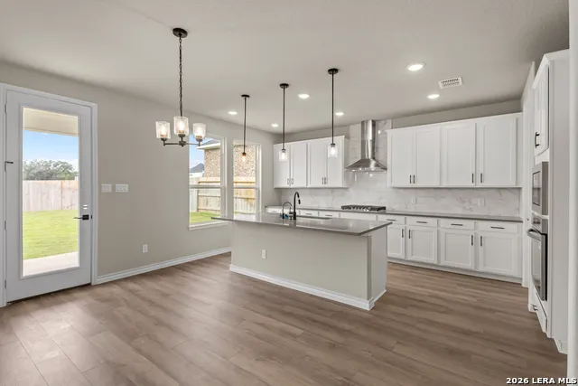 127 Highland Park Castroville, TX 78009